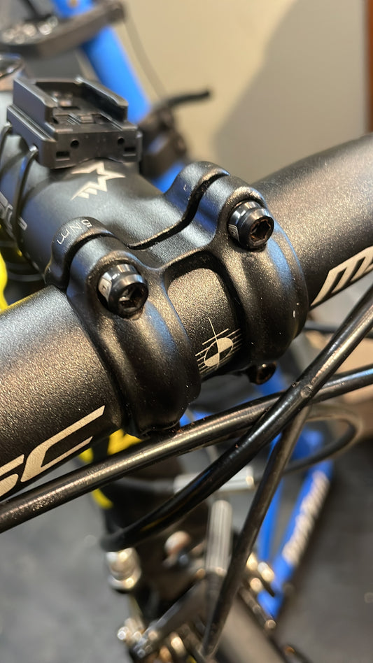 Tornillo de Titanio M5x17 El más versátil para tu bici